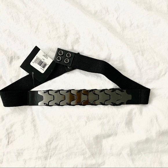 Brand new! Guess belt! - Picture 2 of 5